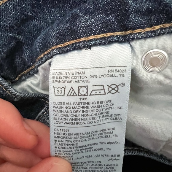 OLD NAVY High Rise Slouchy Straight Secret Slim Pocket Distressed Raw Hem Jean - Picture 9 of 12